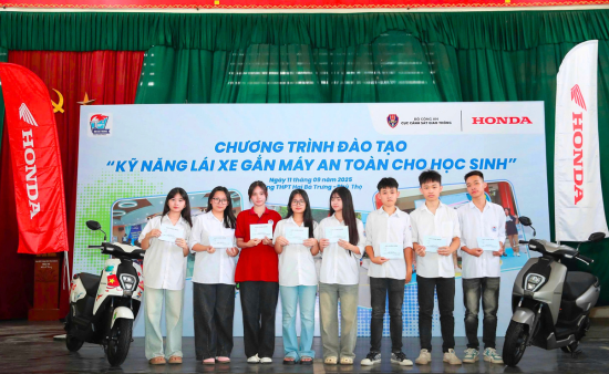 Chào năm học mới 2025-2026, Honda Việt Nam tái khởi động “Khóa bồi dưỡng kiến thức pháp luật và kỹ năng lái xe gắn máy an toàn cho học sinh Trung học phổ thông và các cơ sở Giáo dục nghề nghiệp”