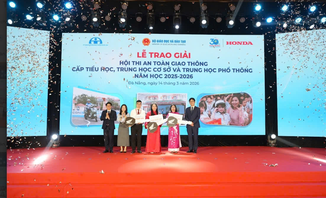 Lễ trao giải Hội thi An toàn giao thông trong các cơ sở giáo dục phổ thông trên toàn quốc năm học 2025 – 2026